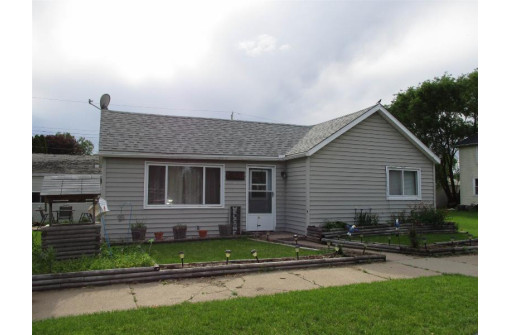 1309 S Beaumont Rd, Prairie Du Chien, WI 53821-0000