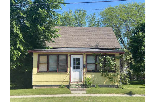 429 W Juneau St, Tomah, WI 54660