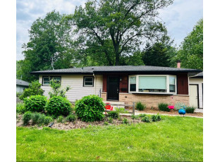 5305 Winnequah Rd Monona, WI 53716