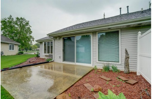 545 Meadowbrook Ct, Marshall, WI 53559