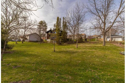 319 7th Ave, New Glarus, WI 53574