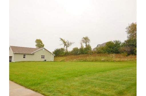 109 Prairie View Dr, Beaver Dam, WI 53916