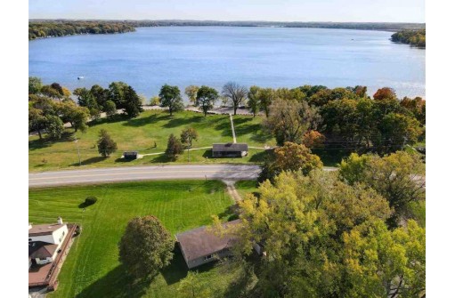 W8042 County Road B, Lake Mills, WI 53551