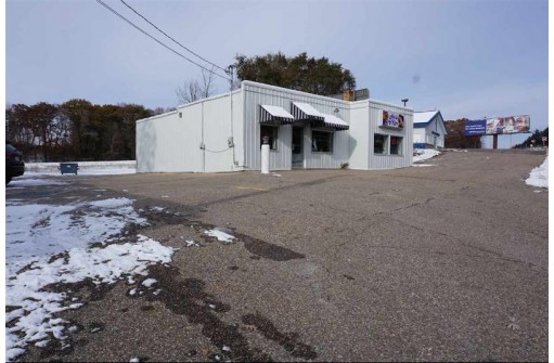 825 W Pine St, Baraboo, WI 53913-9999