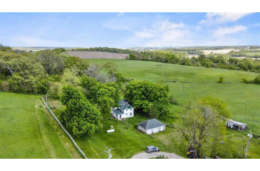 8815 County Road G, Mount Horeb, WI 53572