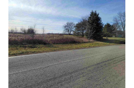 1 AC Navan Rd, Watertown, WI 53094