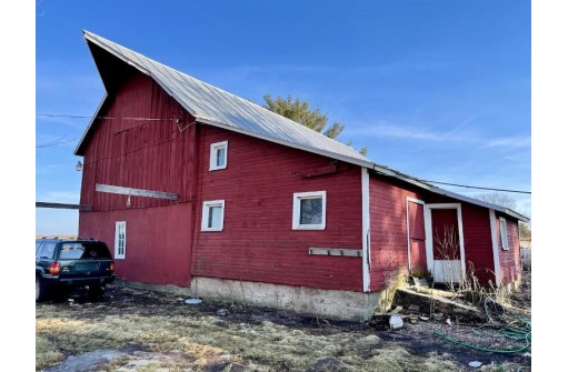 S2259 County Road A, Baraboo, WI 53913