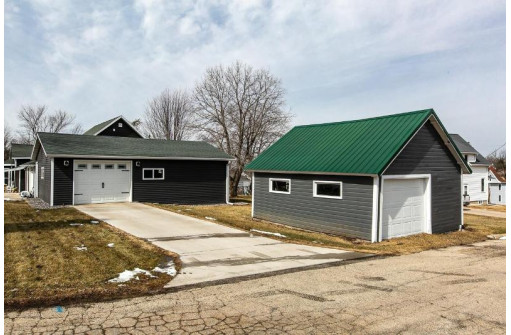 226 S Sidney St, Shullsburg, WI 53586