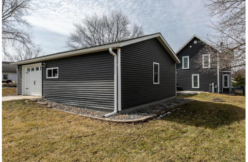 226 S Sidney St, Shullsburg, WI 53586