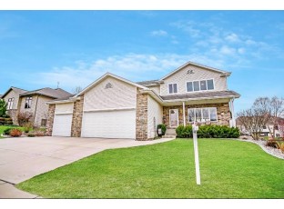 410 Skyview Dr Waunakee, WI 53597