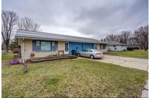 41-45 W Klubertanz Dr, Sun Prairie, WI 53590