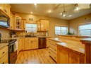 124 Fieldstone Dr, Lodi, WI 53555