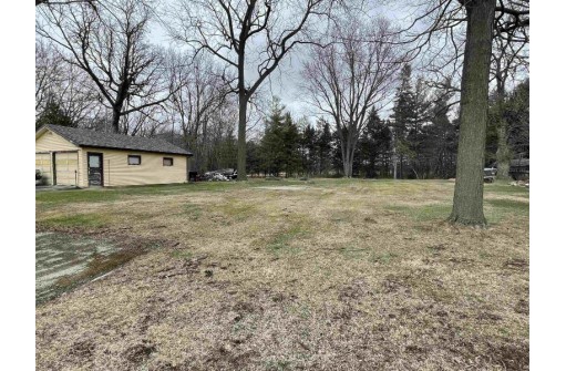 N8595 Sunset Beach Rd, Beaver Dam, WI 53916