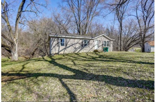 3427 Vilas Rd, Cottage Grove, WI 53527