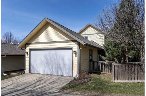 3513 Strawberry Loop, Middleton, WI 53562