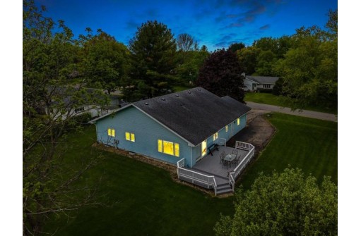 2460 Hillpoint Rd, McFarland, WI 53558-9744