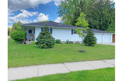 747 Frederick St, Sun Prairie, WI 53590