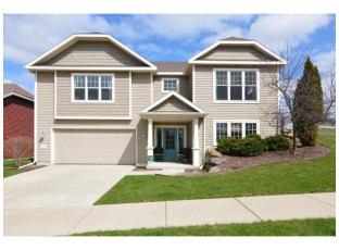 1747 Emerson St Sun Prairie, WI 53590