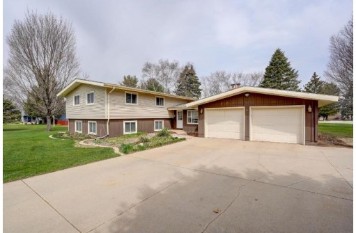 401 Seminole Way, DeForest, WI 53532