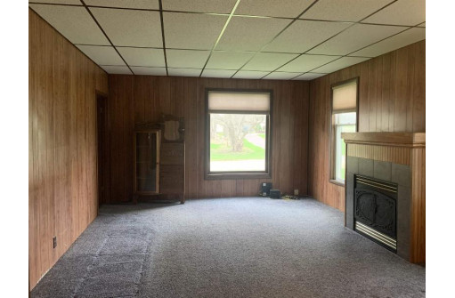 16910 W Grove St, Richland Center, WI 53581-3936