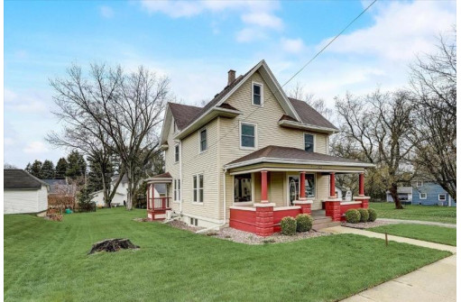 423 Harrison St, Waterloo, WI 53594