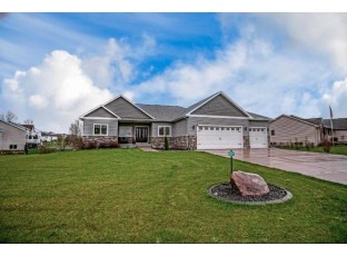 4990 Meadow Side Ln Waunakee, WI 53597