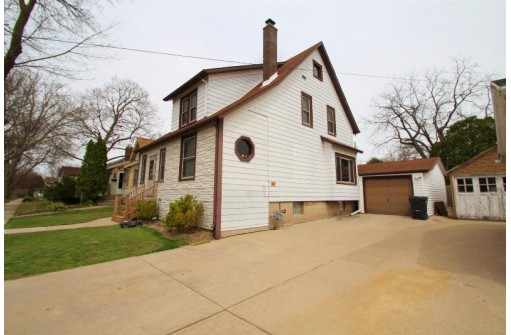 306 Clarence St, Fort Atkinson, WI 53538
