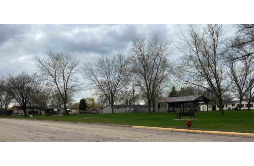 1305 S 13th St, Prairie Du Chien, WI 53821