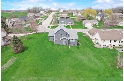 508 Meadowlark Ln, Portage, WI 53901