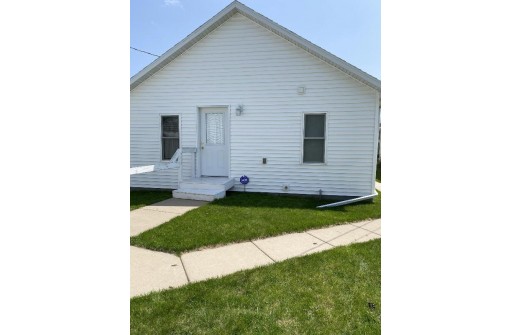 317 Kilbourn Ave, Tomah, WI 54660