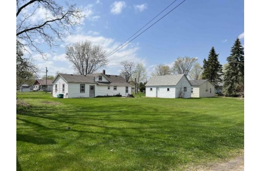 1114 S 9th St, Prairie Du Chien, WI 53821