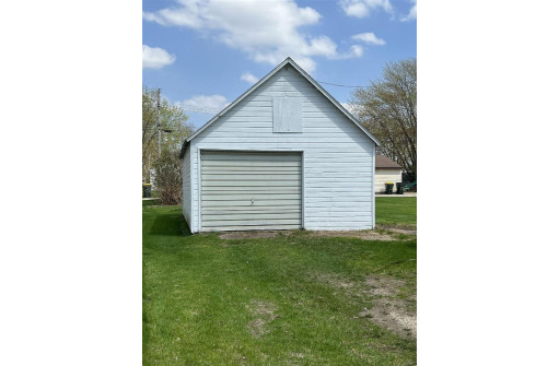 1114 S 9th St, Prairie Du Chien, WI 53821