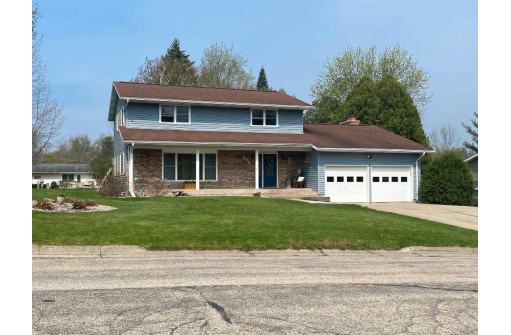 512 Woodview Ln, Dodgeville, WI 53533