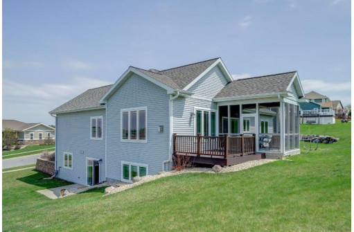 604 Boulder Tr, Waunakee, WI 53597