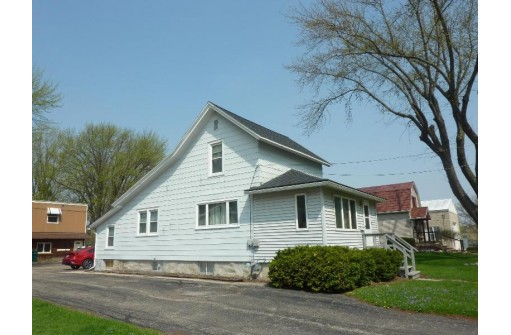 306 Rounsville St, Waupun, WI 53963-1537