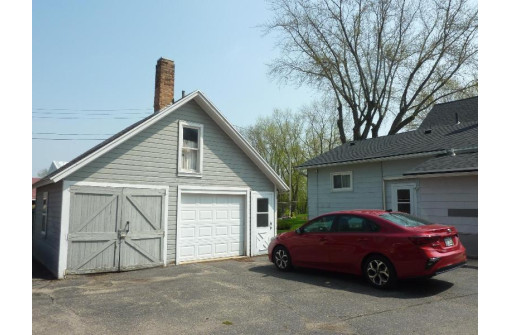 306 Rounsville St, Waupun, WI 53963-1537