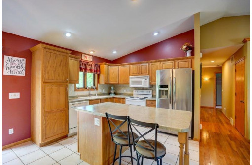 W10820 E Harmony Dr, Lodi, WI 53555