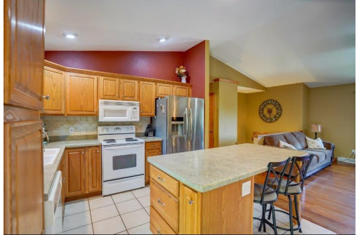 W10820 E Harmony Dr, Lodi, WI 53555