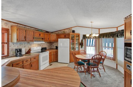 515 Feather Tr, Nekoosa, WI 54457