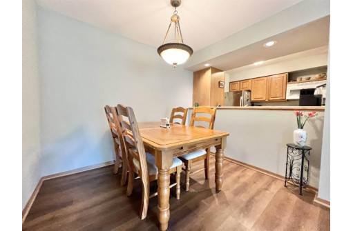 1020 S Sunnyvale Ln Unit C 102, Madison, WI 53713