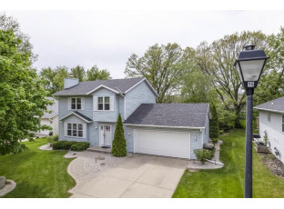 1010 Huntington Dr Sun Prairie, WI 53590