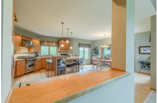 6201 Stony Hill Dr, Oregon, WI 53575