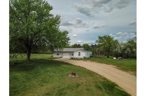 W7068 North Rd, Mauston, WI 53948