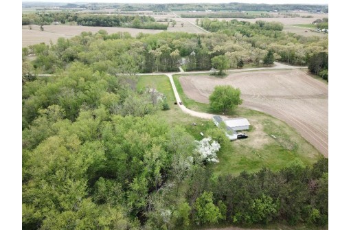 W7068 North Rd, Mauston, WI 53948