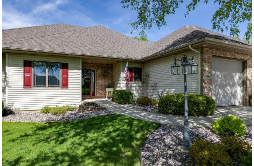 3033 Saddle Brooke Tr, Sun Prairie, WI 53590