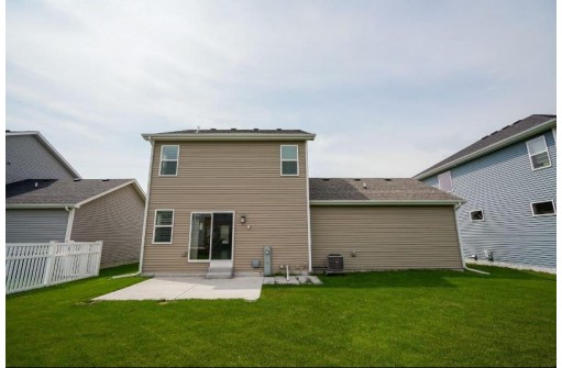 129 Crooked Tree Dr, DeForest, WI 53532