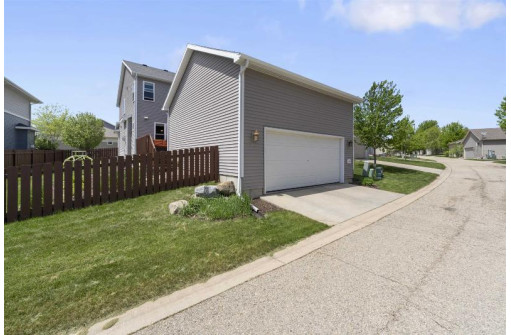 745 Reflection Dr, Verona, WI 53593