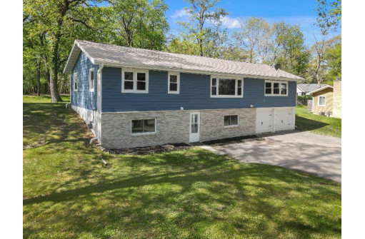 W8977 Ripley Rd, Cambridge, WI 53523