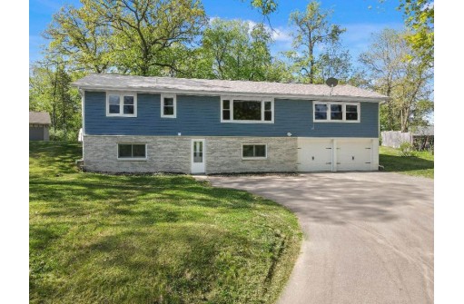 W8977 Ripley Rd, Cambridge, WI 53523