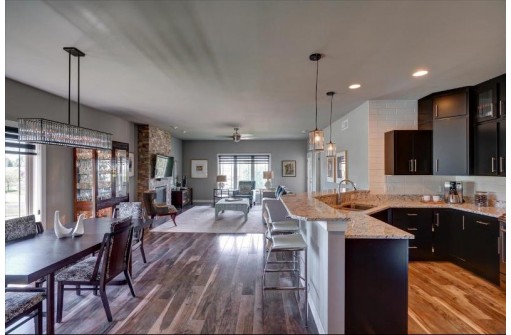 1402 Palm Grass Pass, Waunakee, WI 53597